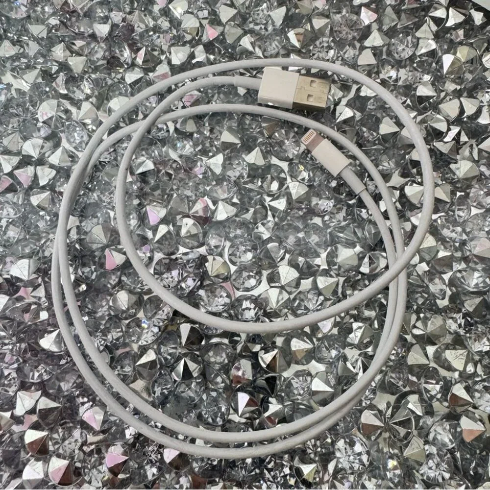 Apple White USB Charging Cable iPhone new without tags cable charger